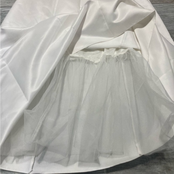 White Prom or Bridal Wedding Dress - Picture 10 of 16